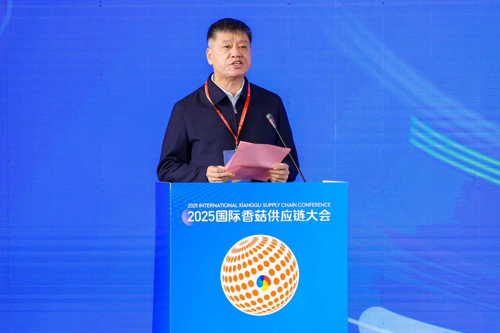 Qihe, a ligar o mundo através de cogumelos: A Conferência Internacional da Cadeia de Abastecimento de Cogumelos Shiitake de 2025 abriu grandiosamente em Zibo, Shandong 04.jpg